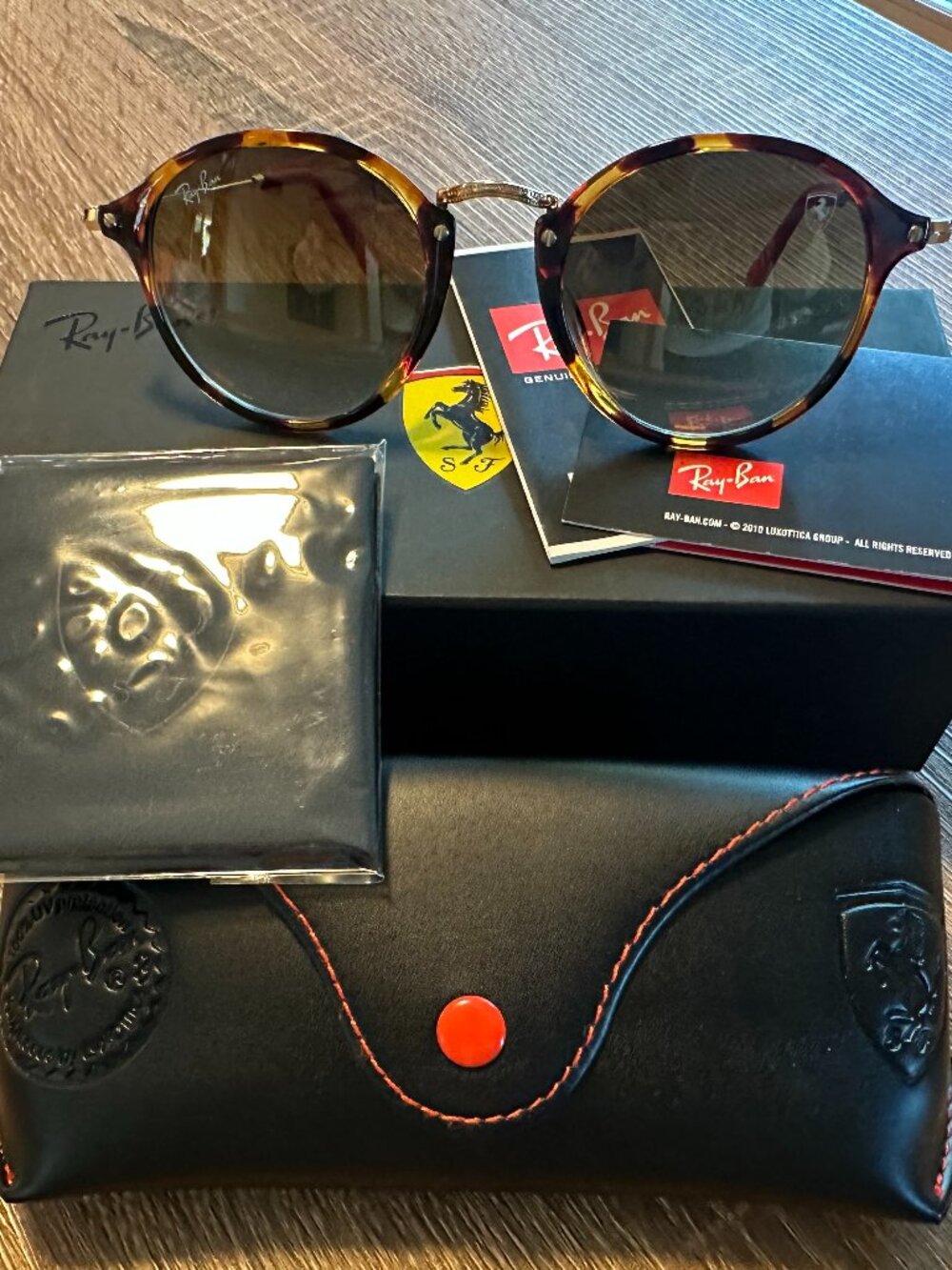 Ray Ban FERRARI Collection SCUDERIA RB2447MF